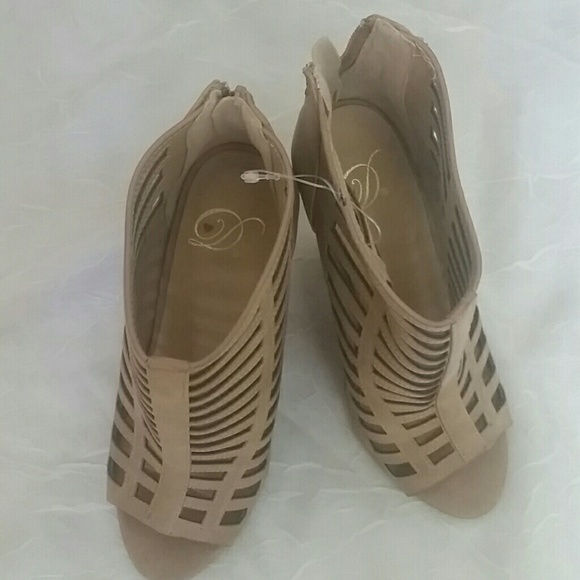 Shoes peep open toe caged sandal bootie tan beige New high heel back zipper sz 8 - Picture 7 of 8